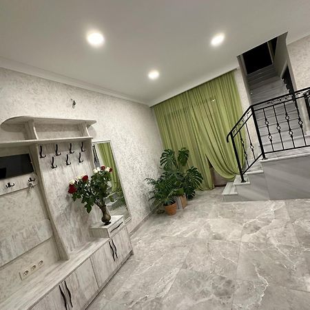 Three Palms Guest House 트빌리시 외부 사진