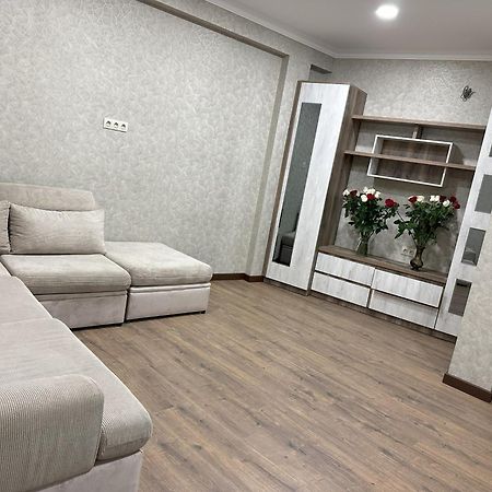 Three Palms Guest House 트빌리시 외부 사진