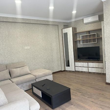 Three Palms Guest House 트빌리시 외부 사진