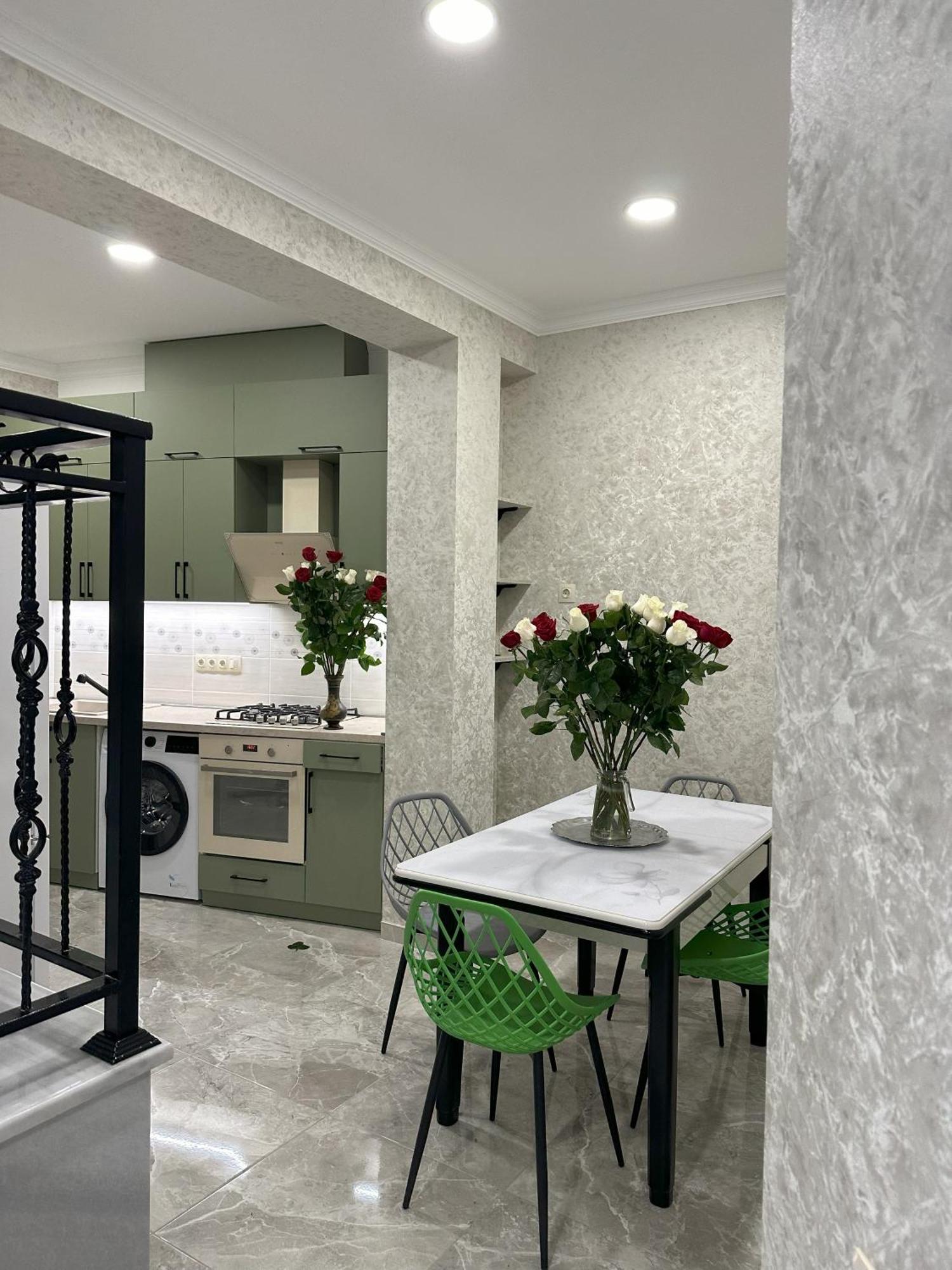 Three Palms Guest House 트빌리시 외부 사진