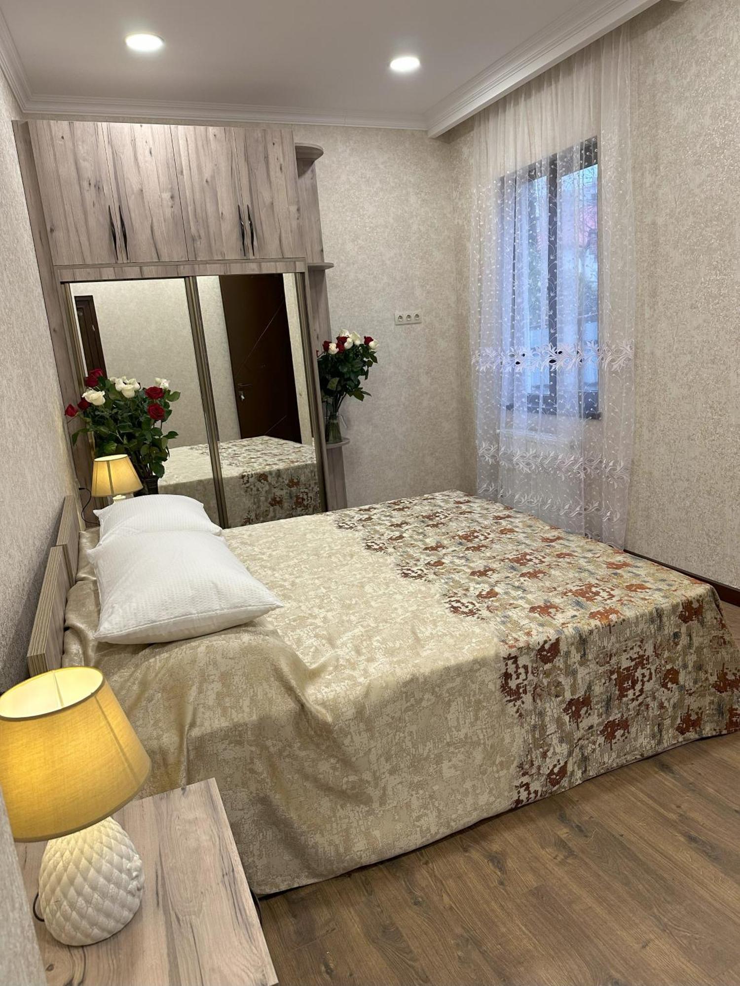 Three Palms Guest House 트빌리시 외부 사진