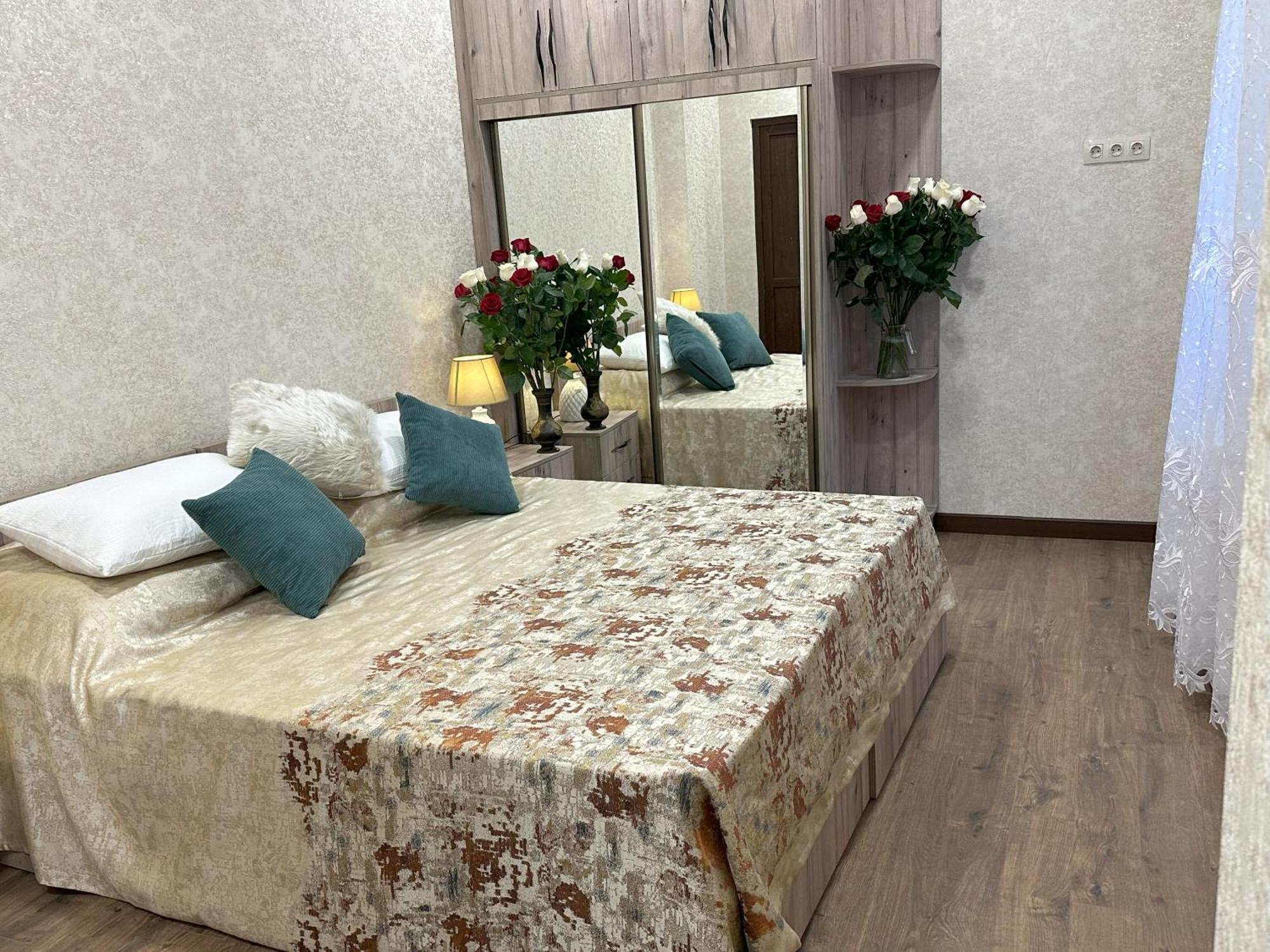 Three Palms Guest House 트빌리시 외부 사진