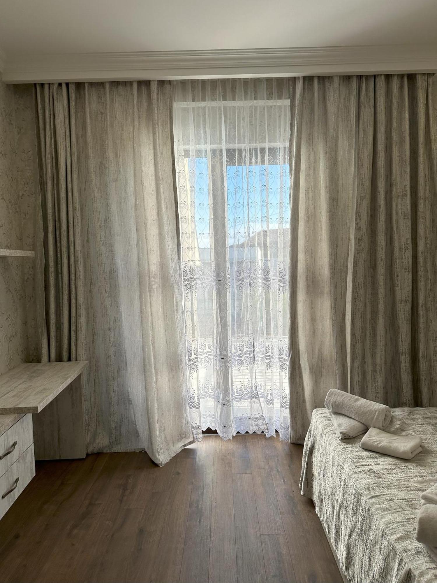 Three Palms Guest House 트빌리시 외부 사진
